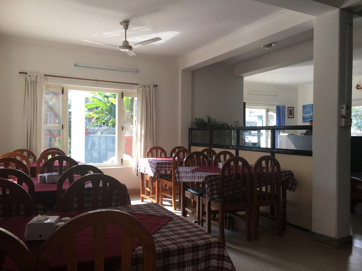 Hotel Pokhara International Exterior photo